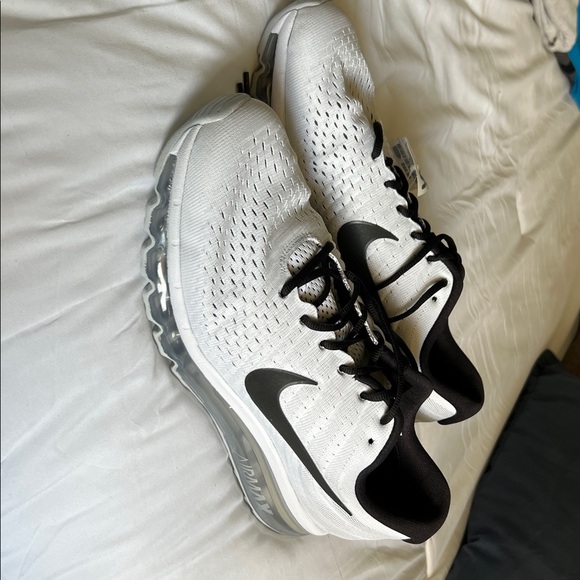 Nike Air Max 2017
Men's Shoes - Picture 1 of 7